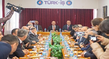 Türk-İş’ten Soyer’e tam destek