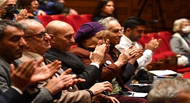 Başkan Soyer’den demokrasi vurgusu 