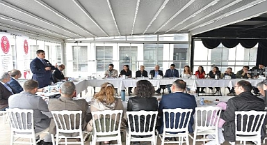 Başkan Tugay: Sokak hayvanları kent yaşamında var olacak 