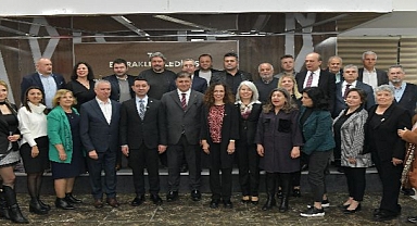 CHP adayı Tugay, İzmir’de yaşayan Manisalılar’dan katıksız destek istedi