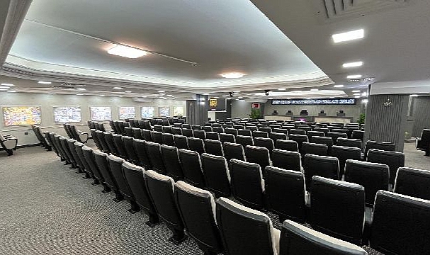 İESOB’nin çağdaş salonu hizmete girdi…