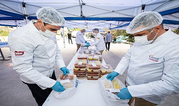İzmir dayanışması Ramazan’da da sürecek