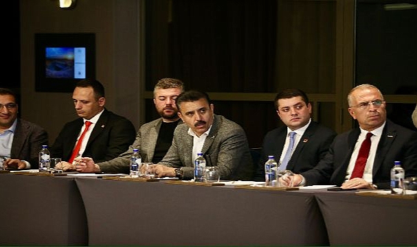 Başkan Tugay ilçe belediye başkanlarıyla toplantı yaptı