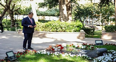 İlk ziyaret Zübeyde Ana’ya