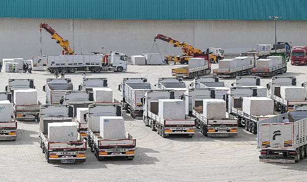 Marble İzmir’de ilk doğal taş alana getirildi