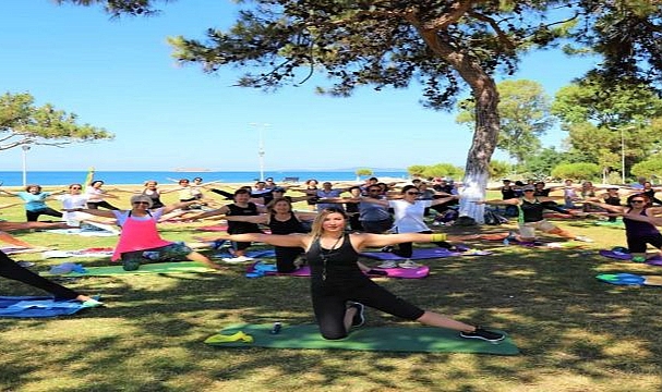 Yeşil ve Mavinin Buluştuğu Noktada Pilates Keyfi