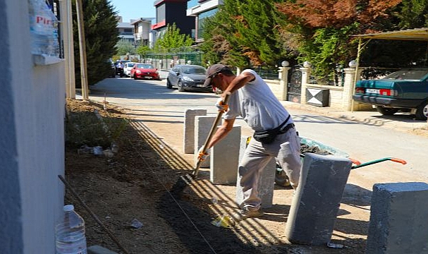 Barbaros’un Kaldırımları Yenileniyor