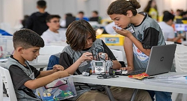 3 Bİn Bilim Ve Robot Meraklısı