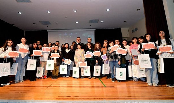 Bornova’da genç kaşifler sertifikalarını aldı