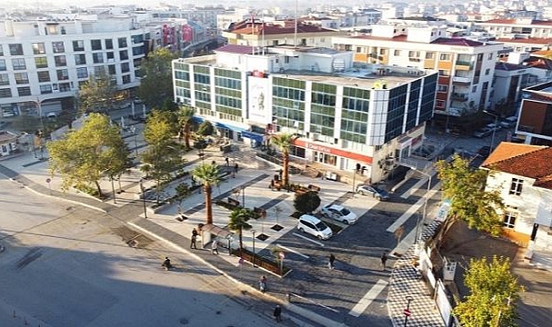 Menderes Belediyesi'nden Öğrencilere Destek