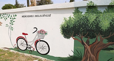 Menderes’te Akçaköy’ün duvarları tuvale dönüştü