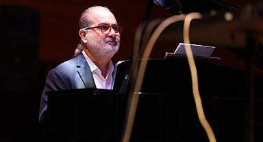 Fatih Erkoç söyledi İzmirliler eşlik etti